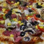 ŞARKÜTERİ KARIŞIK PİZZA